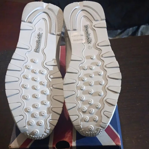 Reebok Classic Rare From 90s/2000s Mens 6 Womens 7.5 NWT & BOX